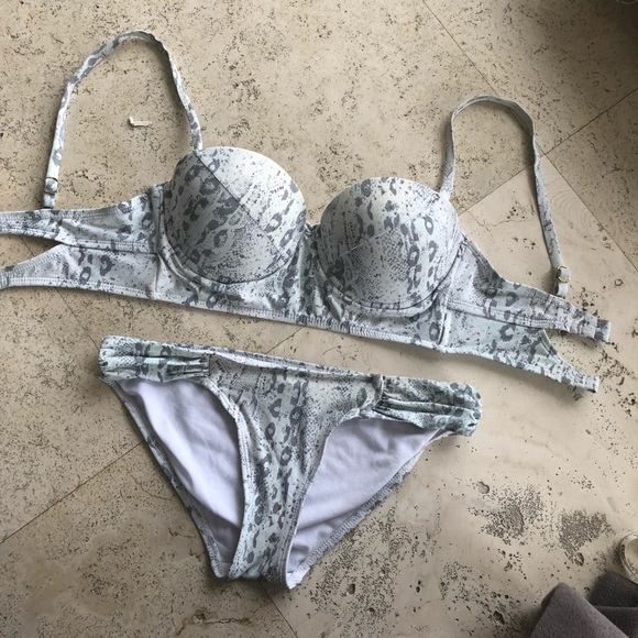 ninety six degrees Other - 2 pieces bikini